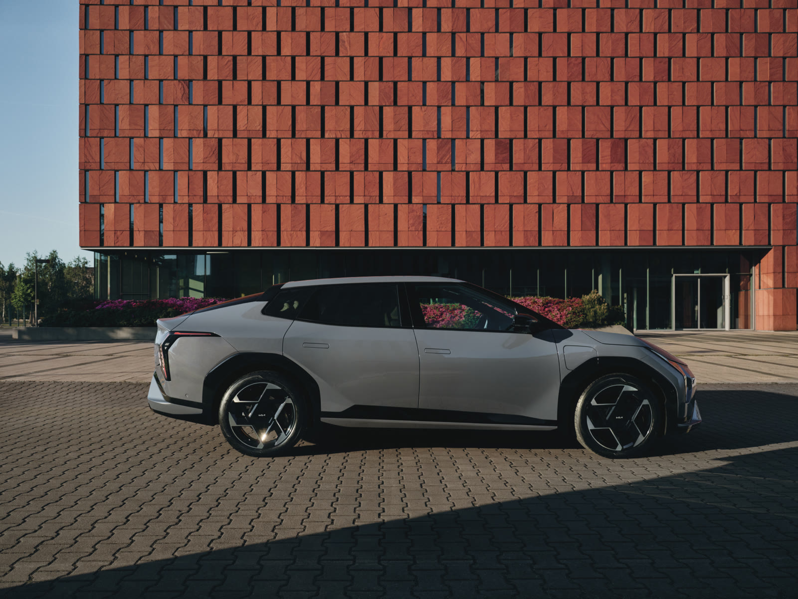 Kia EV4 Fastback oldalnézetből