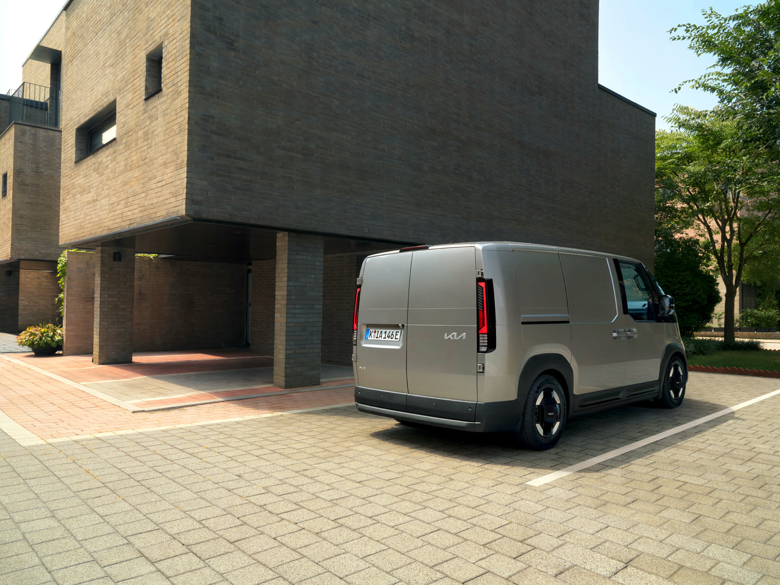 Kia PV5 Cargo hátulnézetből