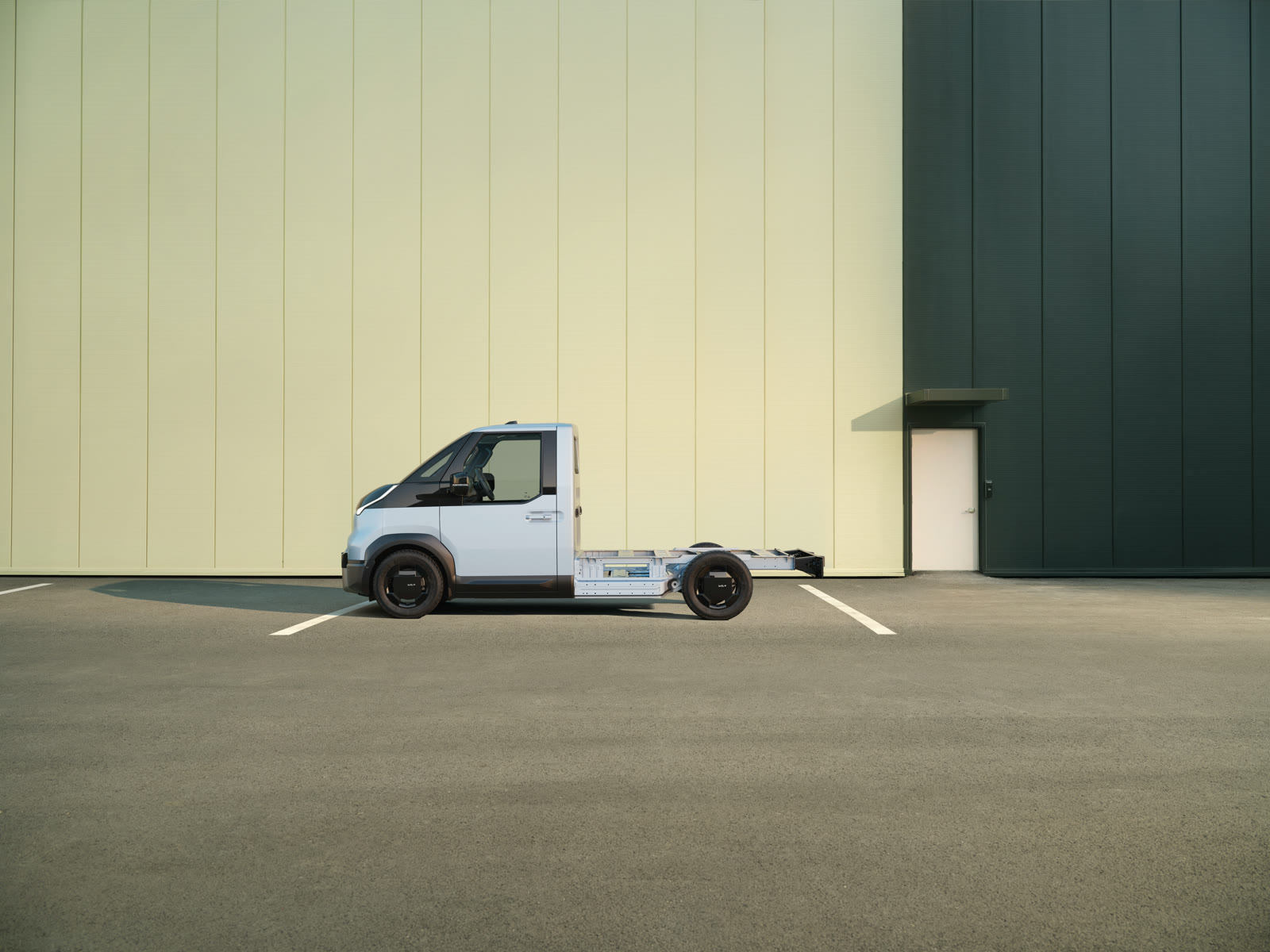 Kia PV5 Chassis Cab oldalnézetből