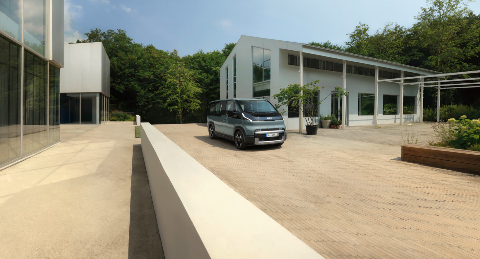 Kia PV5 Passenger elölnézetből
